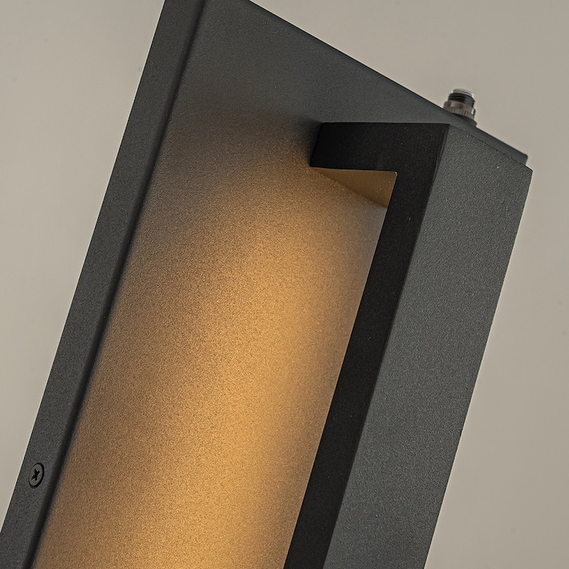 CraftHome H20 in Minimalist Modern Linear 23W Integrated LED Outdoor Wall Sconce with Dusk to Dawn Sensor in Matte Black - W6''