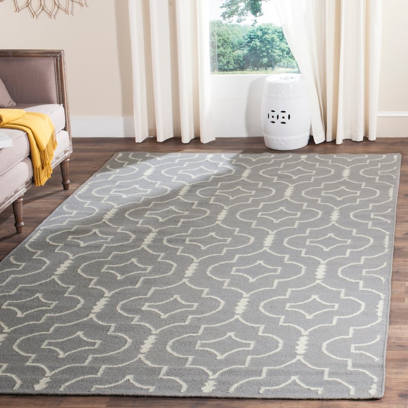 SAFAVIEH Handmade Flatweave Dhurries Lamprini Modern Moroccan Wool Rug - 6' x 9' - Grey/Ivory