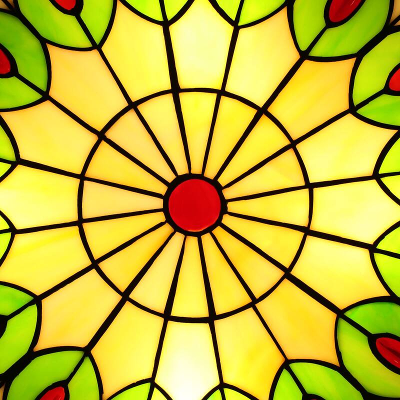 Classic Tiffany-style Flush Mount Ceiling Light with Pearls