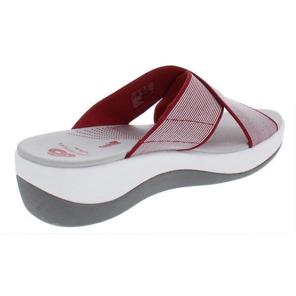 clarks cushioned sandals