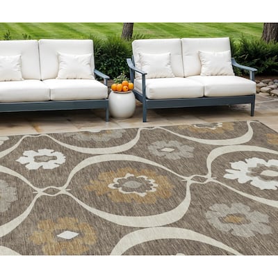 HomeRoots Medallion Transitional Rectangle Outdoor Rug
