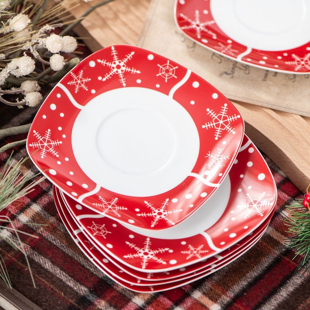 https://ak1.ostkcdn.com/images/products/is/images/direct/e68118a56fff648d01f812952dbf33a8a1258e6d/VEWEET-Christmas-Series-Santa-Claus-Dinnerware-Set%2C-Service-for-6.jpg