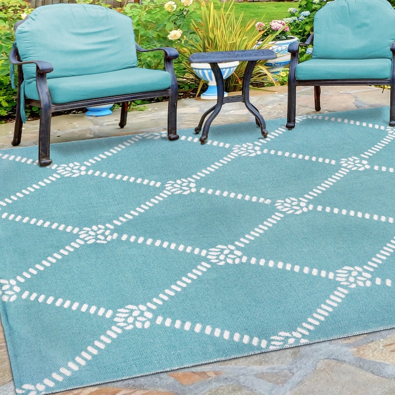 Superior Coastal Geometric Lattice Indoor Outdoor Area Rug