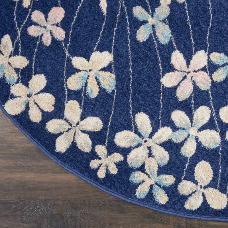 Gubig Power Loomed Geometric Floral Traditional Stain Resistant Area Rug By HomeRoots - 63' X '63' X '0.5