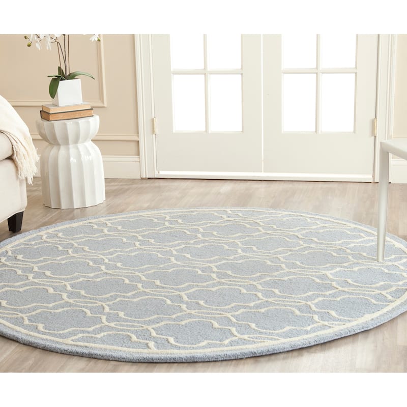SAFAVIEH Handmade Cambridge Philine Geometric Wool Rug - 6' Round - Light Blue/Ivory