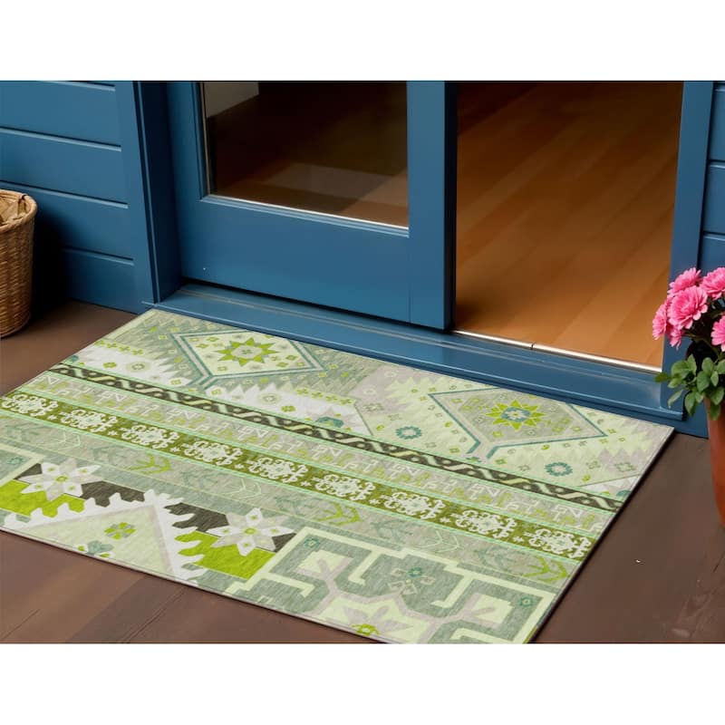 HomeRoots Aztec Transitional Rectangle Outdoor Rug - 3' x 5'