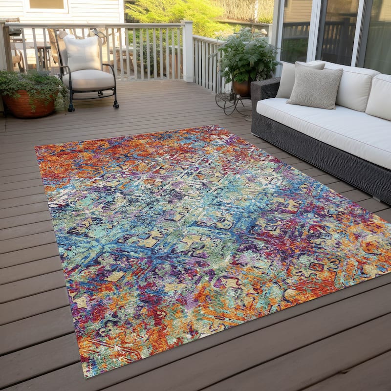 Machine Washable Indoor/ Outdoor Chantille Distressed Diamonds Rug