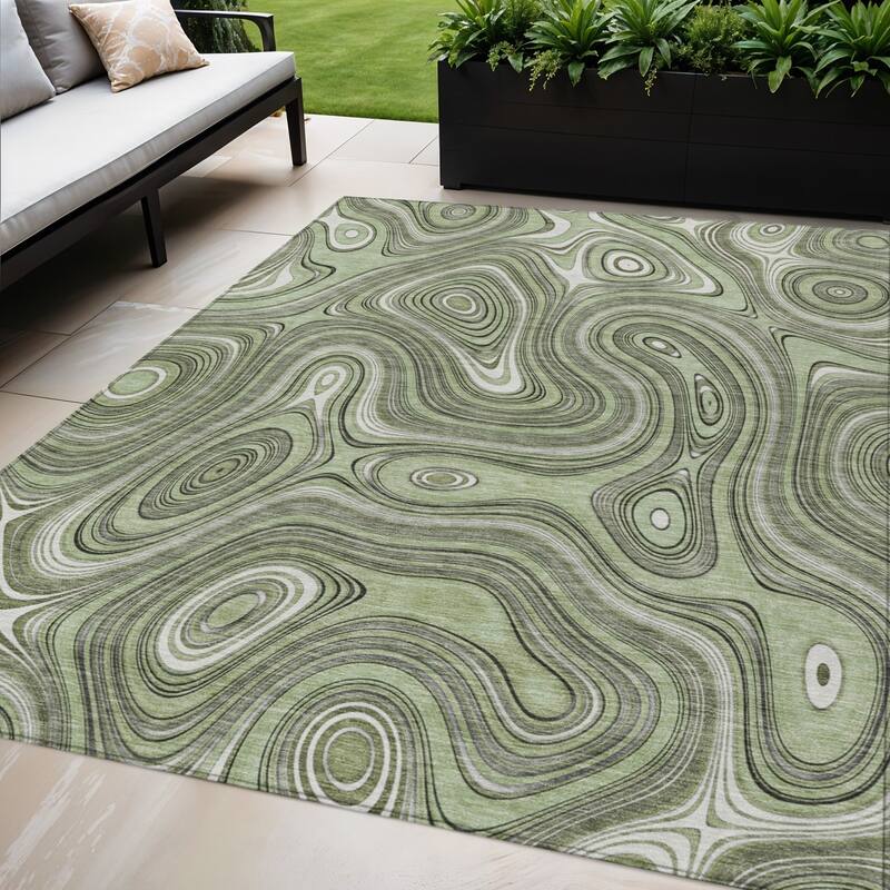HomeRoots Geometric Transitional Rectangle Outdoor Rug - 5' X 8'