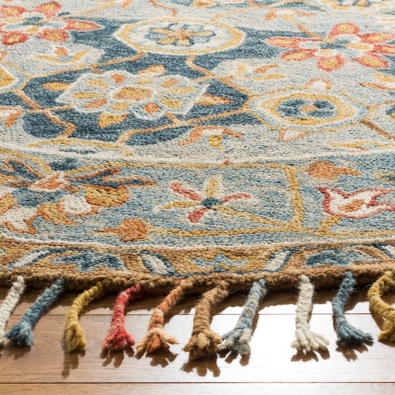 SAFAVIEH Handmade Aspen Libbie Boho Tassel Wool Rug