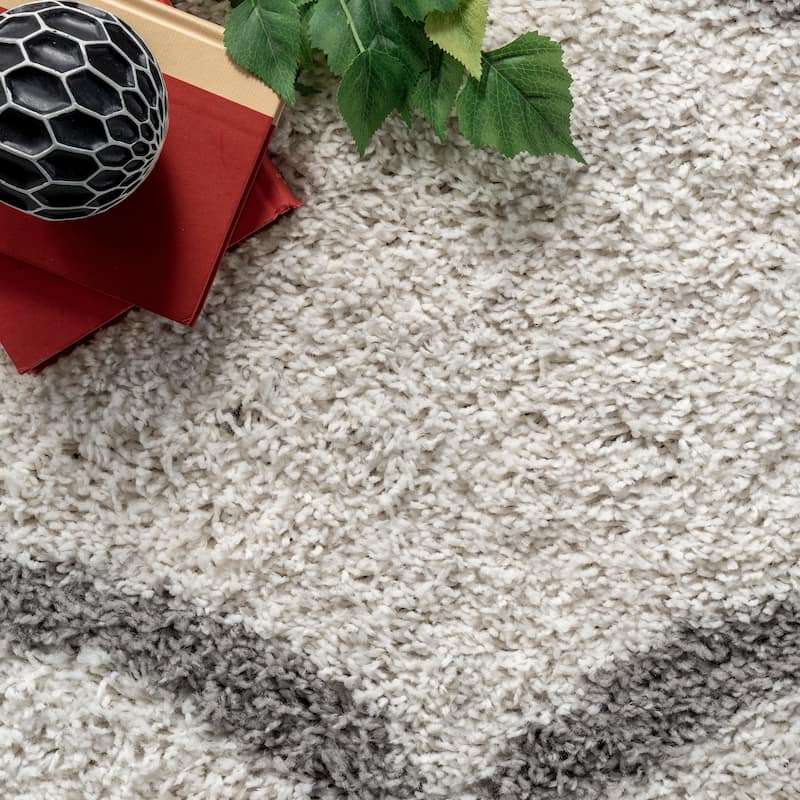 Nuloom Malika Soft & Cozy Trellis Shag Area Rug