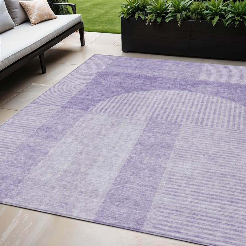 HomeRoots Geometric Transitional Rectangle Outdoor Rug - 5' X 8'