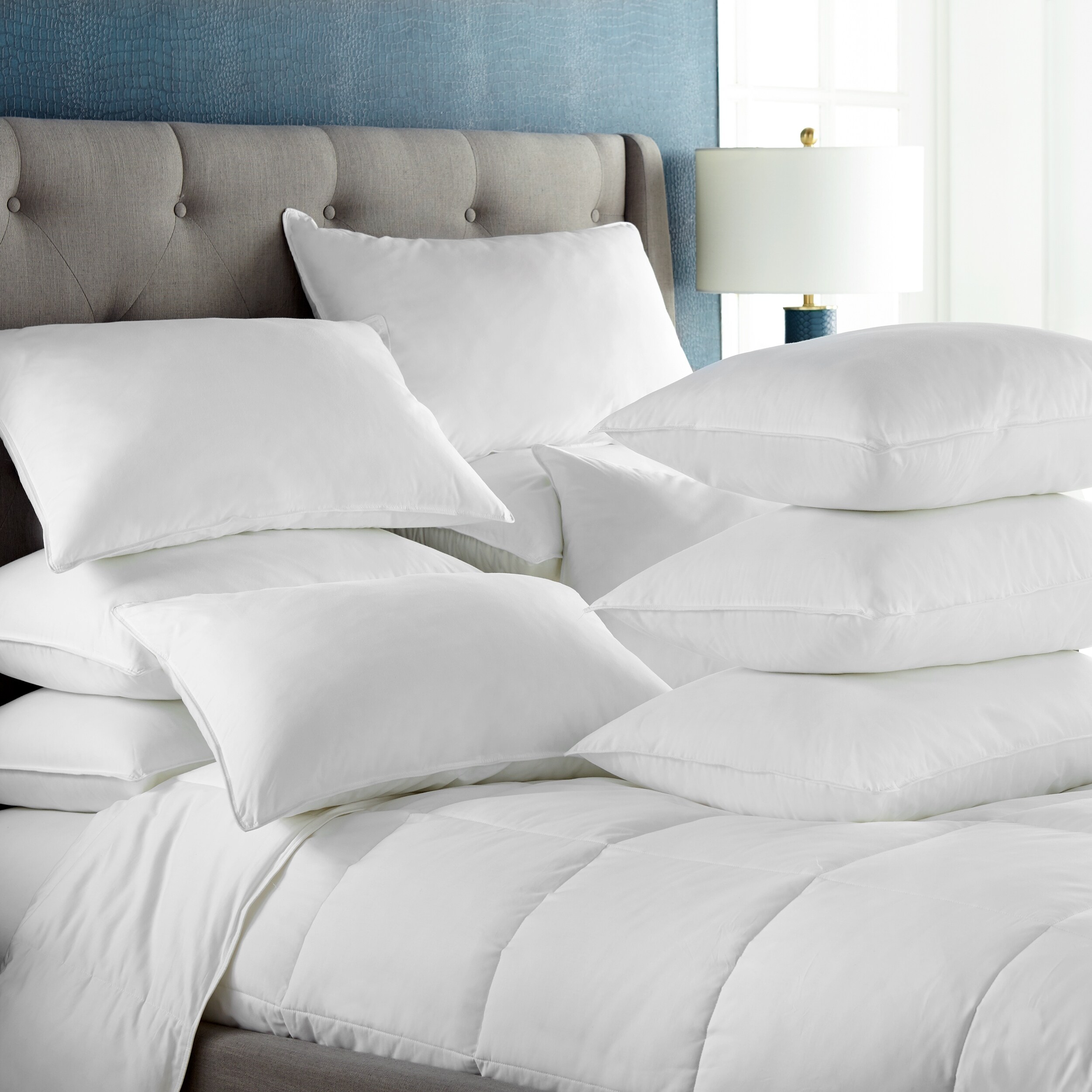 Hypoallergenic Soft Medium Density Value 10 Pack Bed Pillow Sale Set of 10 King