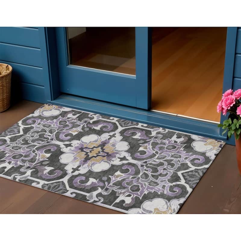 HomeRoots Damask Traditional Rectangle Outdoor Rug - 3' x 5'