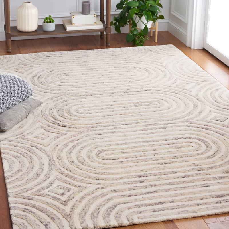 SAFAVIEH Handmade Trace Shara Floral Wool Rug - 5' x 8' - Grey/Ivory