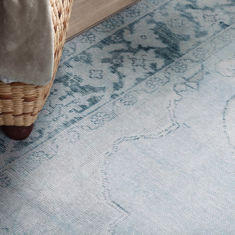 Addison Kensington Casual Medallion Non-skid Area Rug