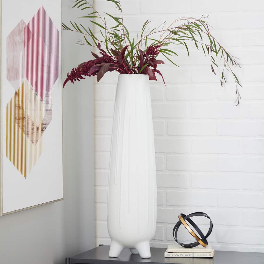 CosmoLiving by Cosmopolitan White Ceramic Contemporary Vase