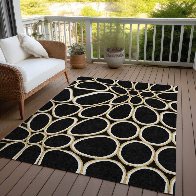 Machine Washable Indoor/ Outdoor Modern Bubbles Chantille Rug