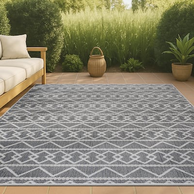 JONATHAN Y Ararat High-Low Pile Knotted Trellis Geometric Indoor/Outdoor Area Rug