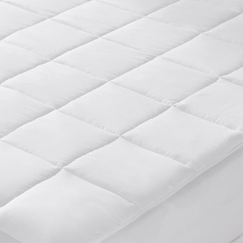Simmons Waterproof and Moisture Wicking Mattress Pad - White