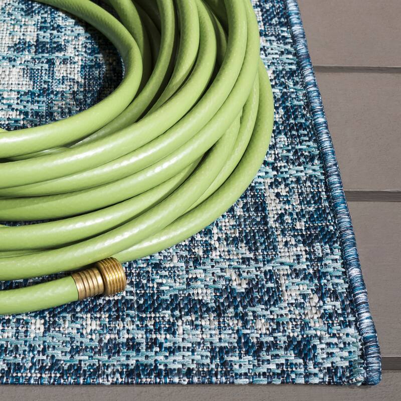 SAFAVIEH Courtyard Bahriye Indoor/Outdoor Washable Backyard Patio Rug