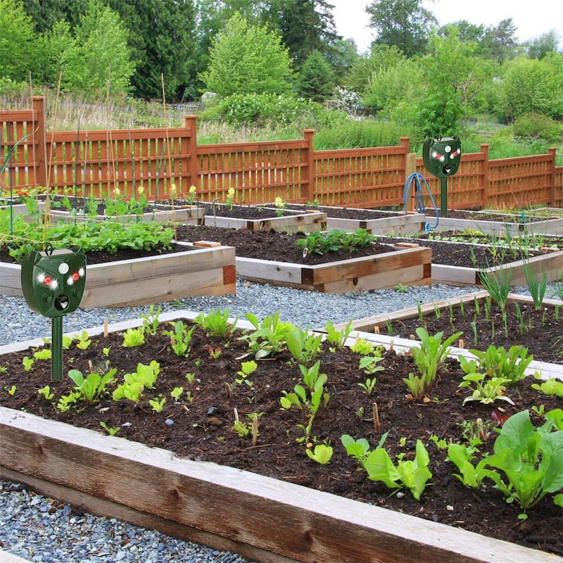 Ultrasonic Solar Animal Repeller with 5 Gears for Farm Garden Yard