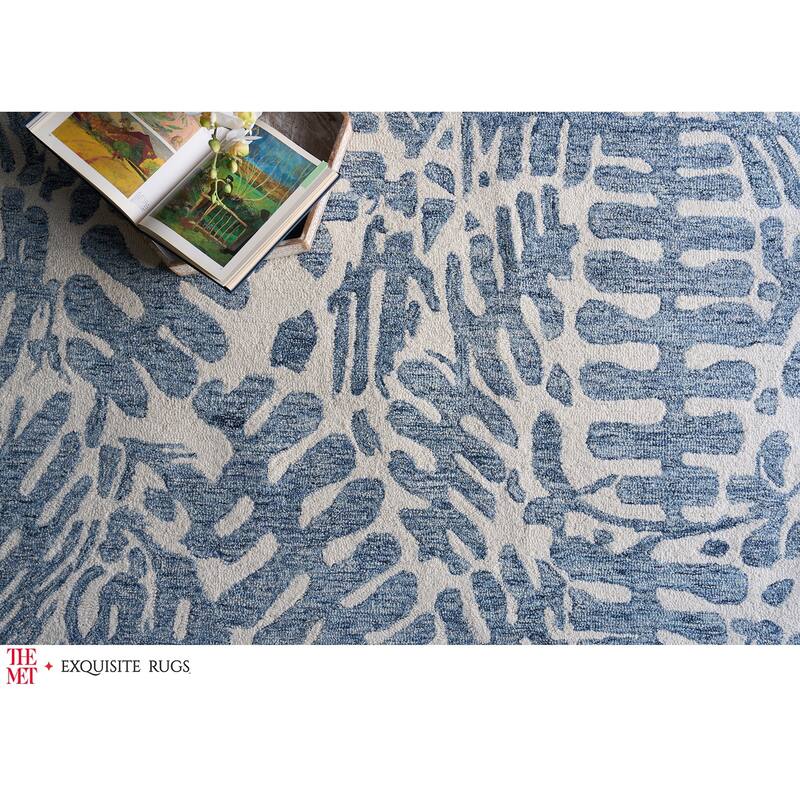 The Met X Exquisite Rugs Botanica Blue/Ivory Area Rug