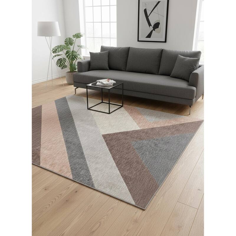 HomeRoots Geometric Modern Rectangle Area Rug - 5' X 8' - 5' X 8'