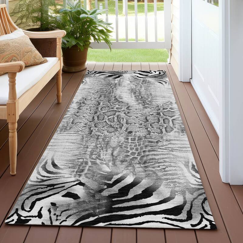 Machine Washable Indoor/ Outdoor Modern Animal Print Chantille Rug - Gray - 2'3" x 7'6"
