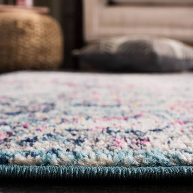 SAFAVIEH Madison Avery Boho Chic Distressed Area Rug