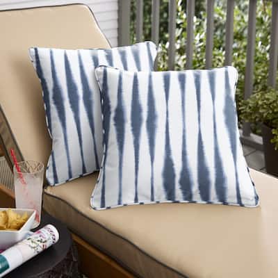 Sorra Home Blue and White Ikat Stripe Indoor/Outdoor Corded Square Pillows (Set of 2)
