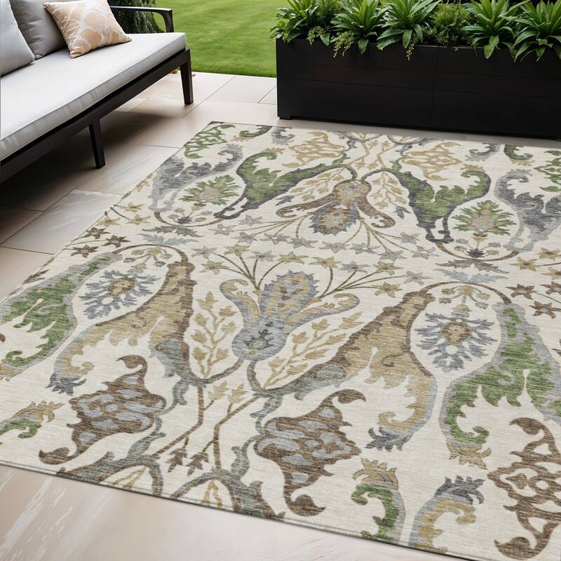 HomeRoots Floral Transitional Rectangle Outdoor Rug - 5' X 8'