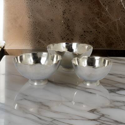 Bonz Set of 3 Bowls, Unique Top Shape, Round Base, Silver Metal Finish