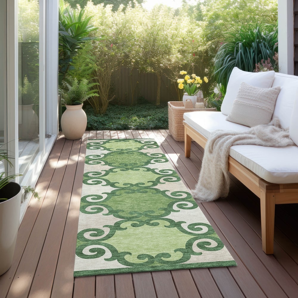 Machine Washable Indoor/ Outdoor Chantille Traditional Scroll Rug