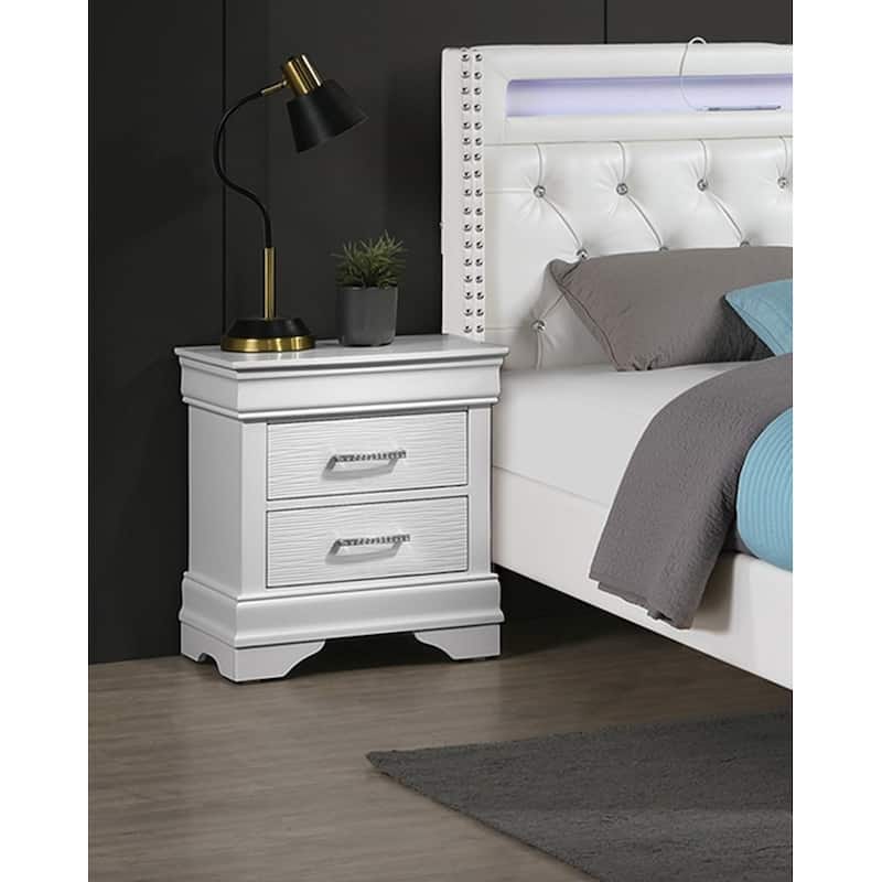 Modern Sleek Bedside Table 1pc Nightstand Bedroom Furniture Accent Handles Spacious Drawers