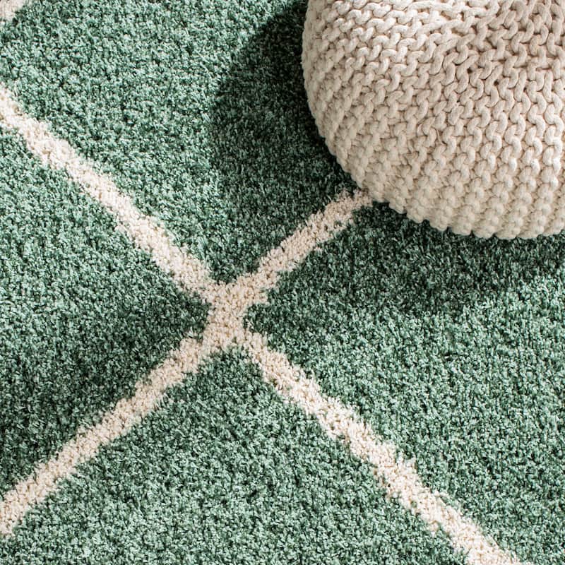 SAFAVIEH Hudson Shag Estella Diamond Trellis 2-inch Thick Rug