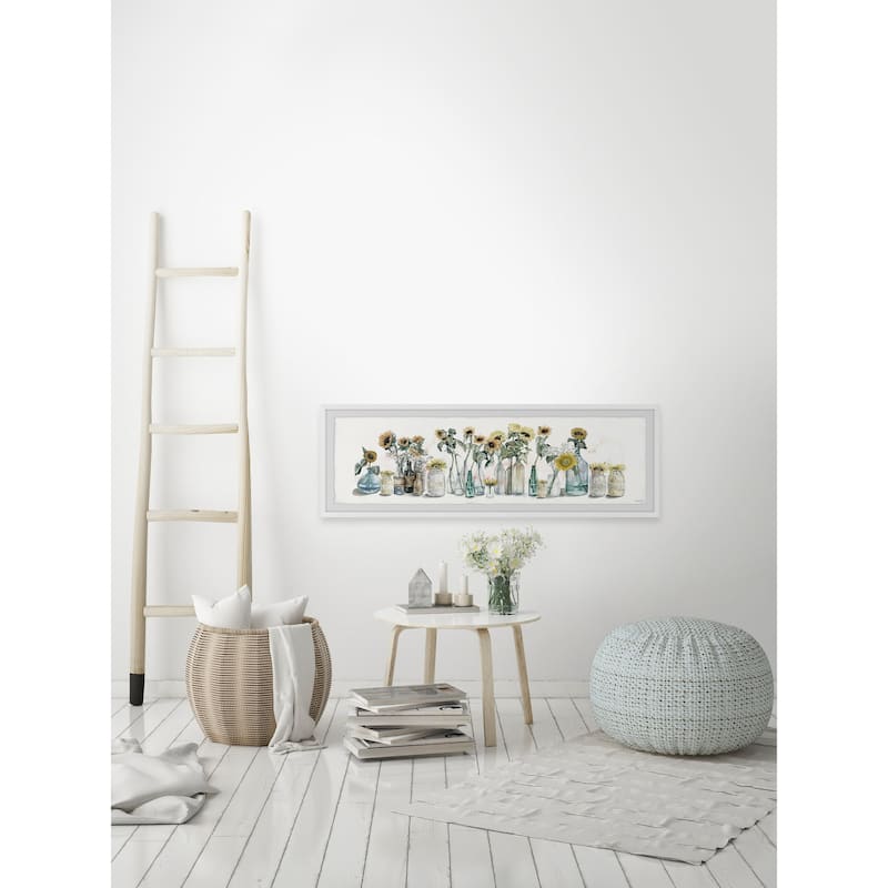 'Sunflower Centerpiece III' Framed Painting Print