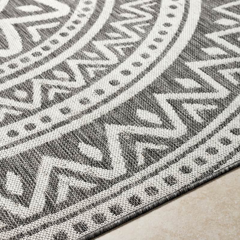 Livabliss Hurley Indoor/ Outdoor Mandala Area Rug