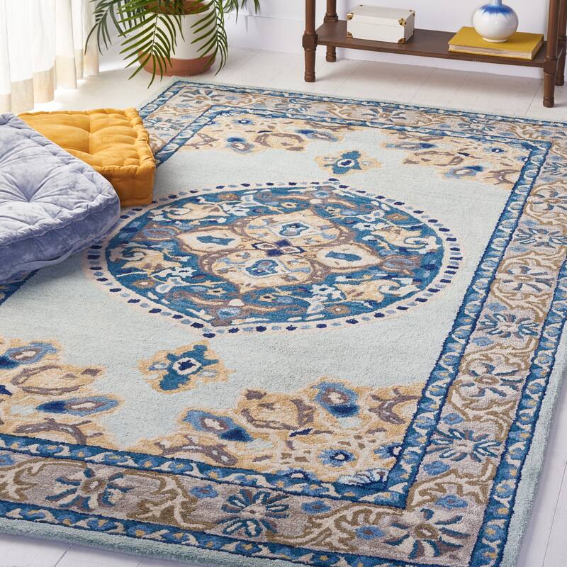 SAFAVIEH Handmade Antiquity Subinka Oriental Wool Rug - 6' x 9' - Turquoise/Silver