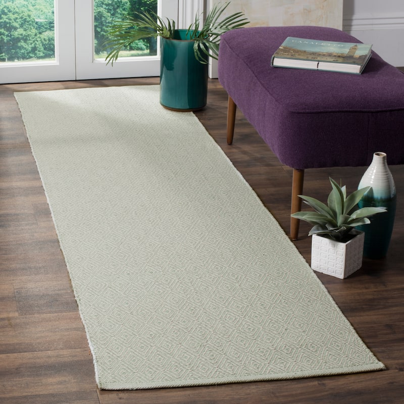 SAFAVIEH, Handmade Flatweave Montauk Brice Casual Cotton Rug - 2'3" x 8' Runner - Ivory/Foam Green