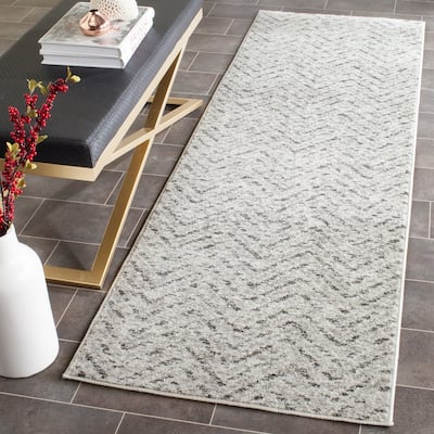 SAFAVIEH Adirondack Isabelle Chevron Distressed Rug