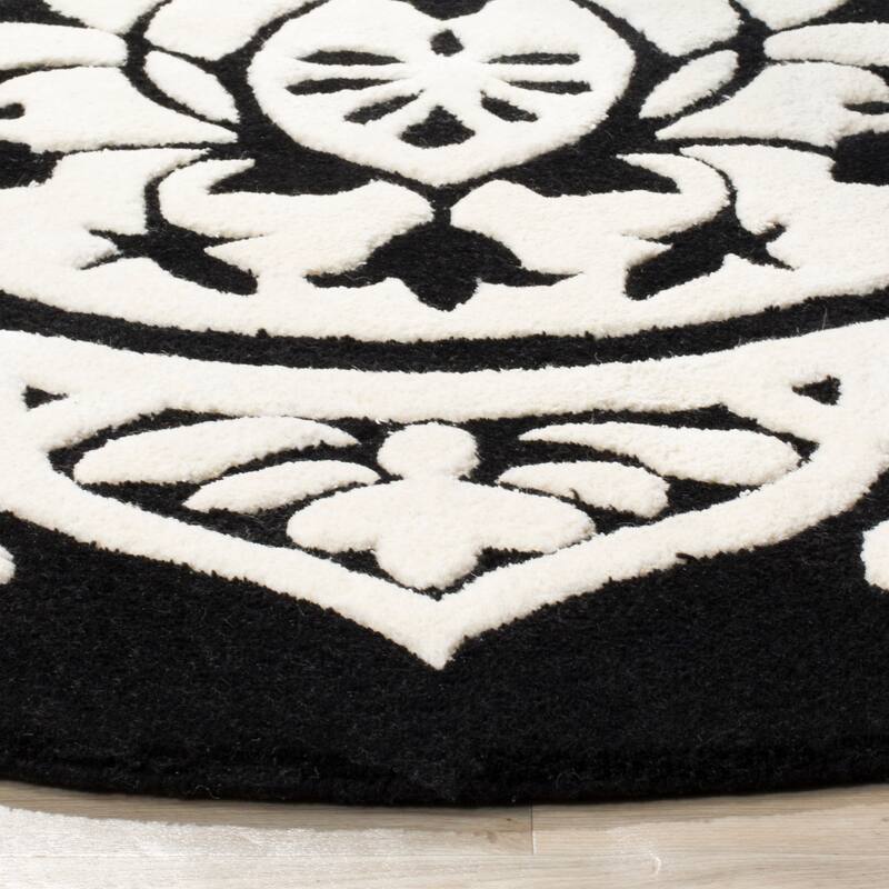 SAFAVIEH Handmade Bella Naina Modern Floral Wool Rug