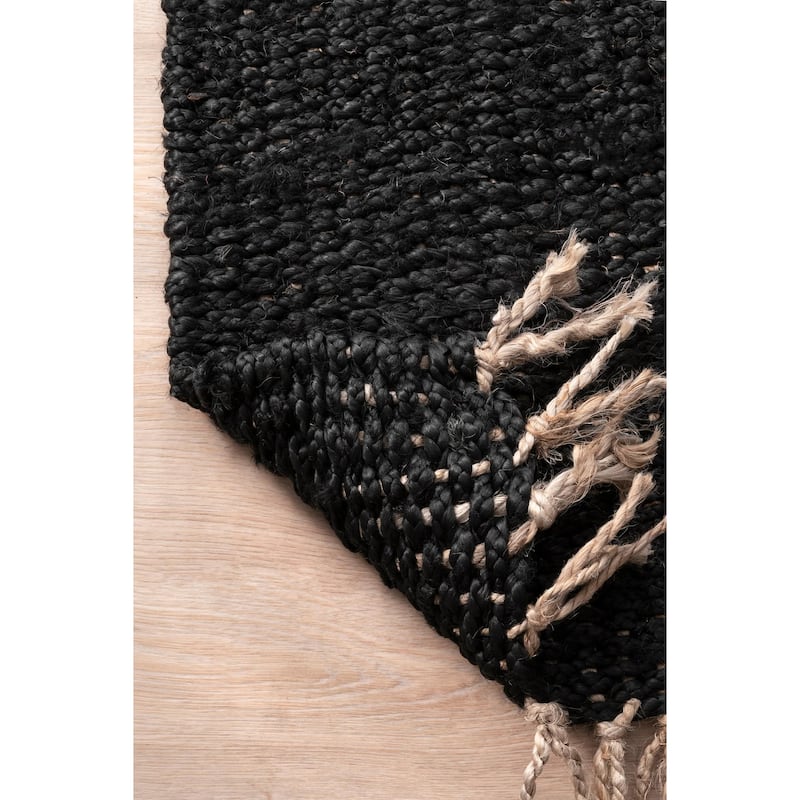 Nuloom Handmade Benavides Tassel Area Rug