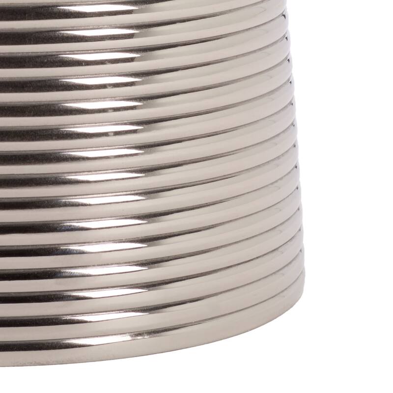 SAFAVIEH Mari Round Accent Table - 15 In. W x 15 In. D x 21 In. H - 15"W x 15"D x 21"H