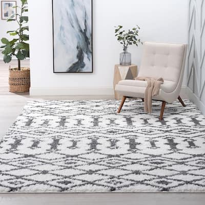 Joy Shag Mediterranean Geometric Indoor Area Rug