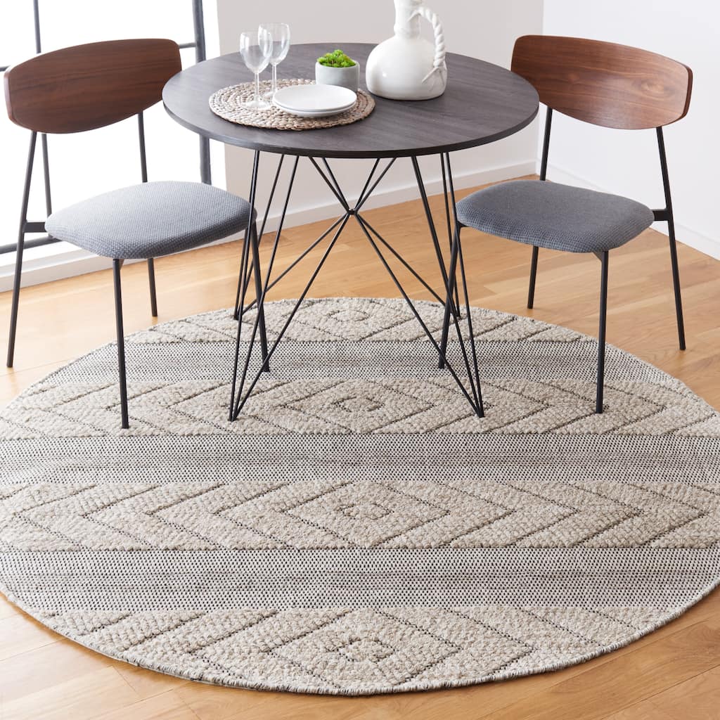 SAFAVIEH Vermont Corlien Wool Fringe Rug