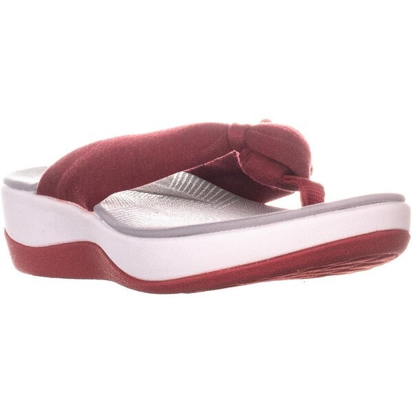 clarks flip flops red