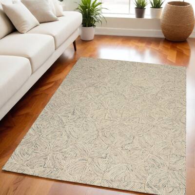Dujem Power Loomed Geometric Modern Soft Area Rug By HomeRoots - 90' X '60' X '0.5