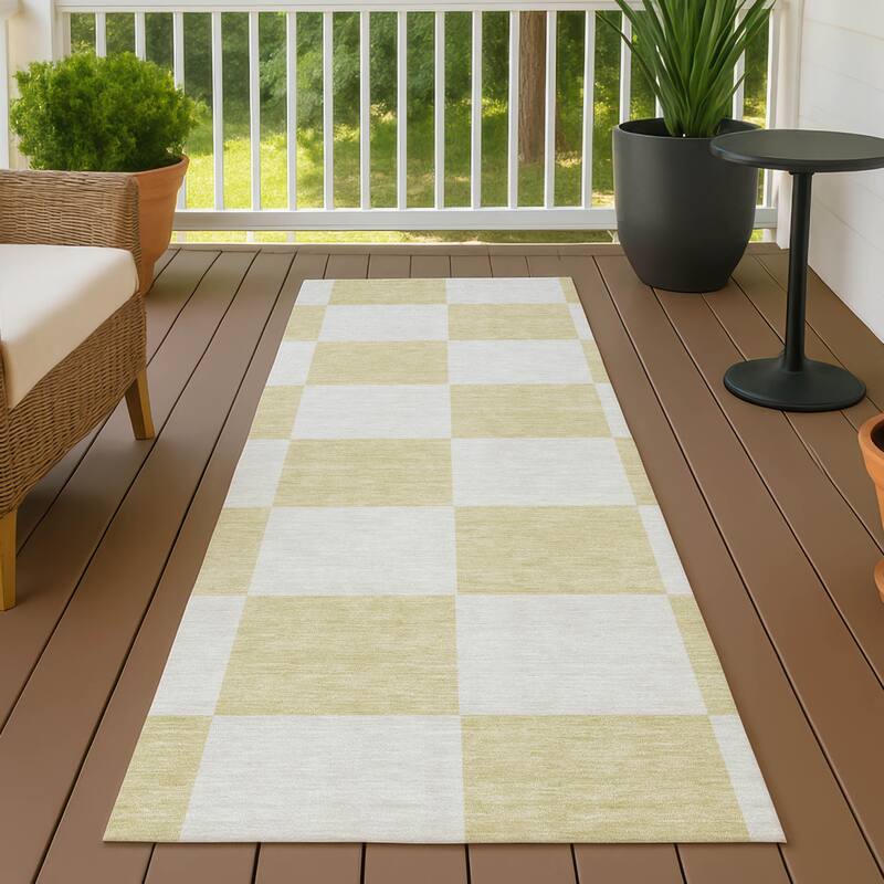 Machine Washable Indoor/ Outdoor Modern Checker Chantille Rug - Wheat - 2'3" x 7'6"
