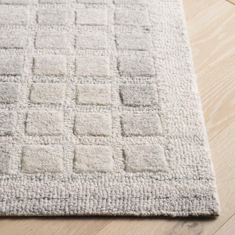 SAFAVIEH Handmade Ebony Rolande Wool Rug