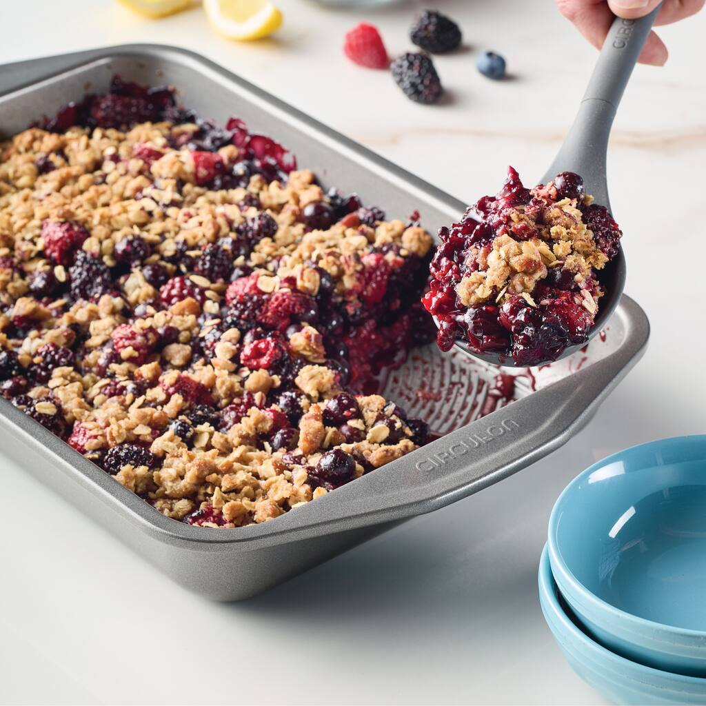 Circulon Nonstick Bakeware Cake Pan with Lid, 9-Inch x 13-Inch